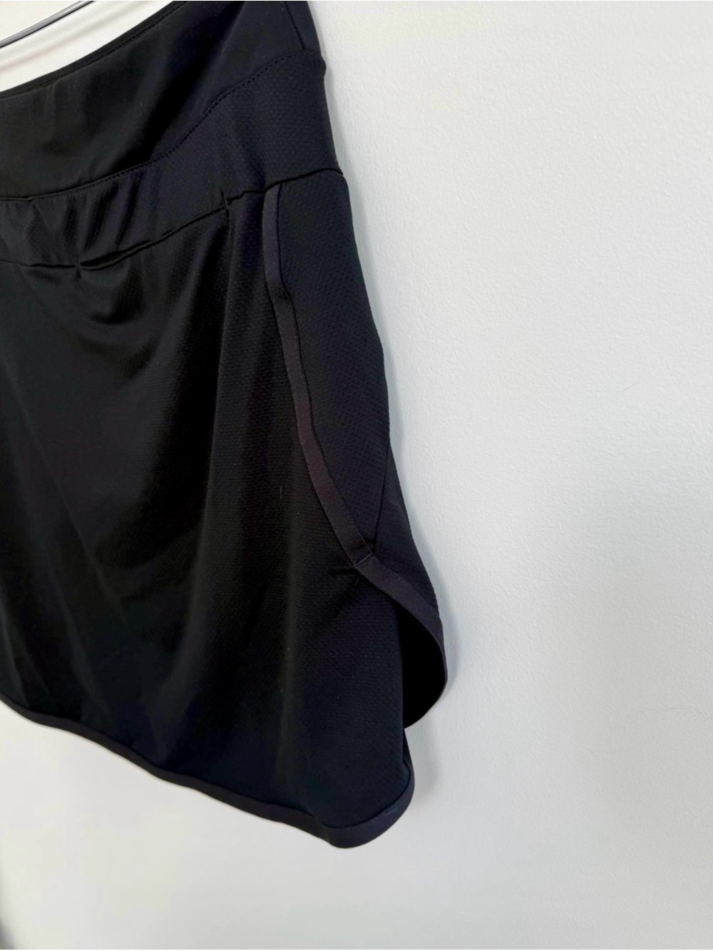 Nike Black Performance Tennis Skirt with Subtle Swoosh - Picture 4 of 6
